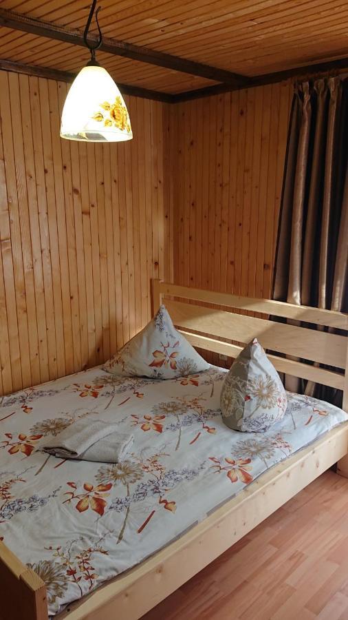 Любе Hotel Yablunytsya Eksteriør billede