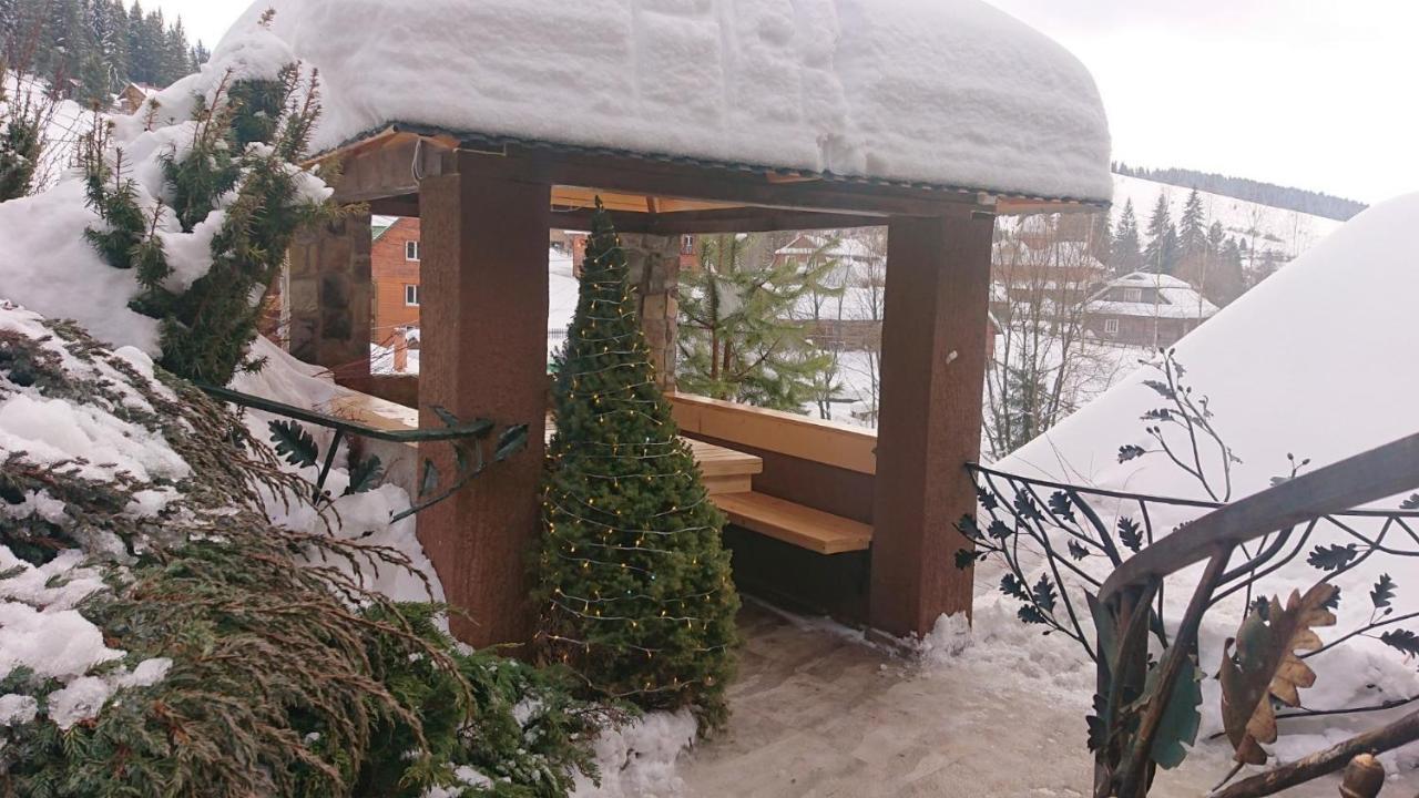 Любе Hotel Yablunytsya Eksteriør billede