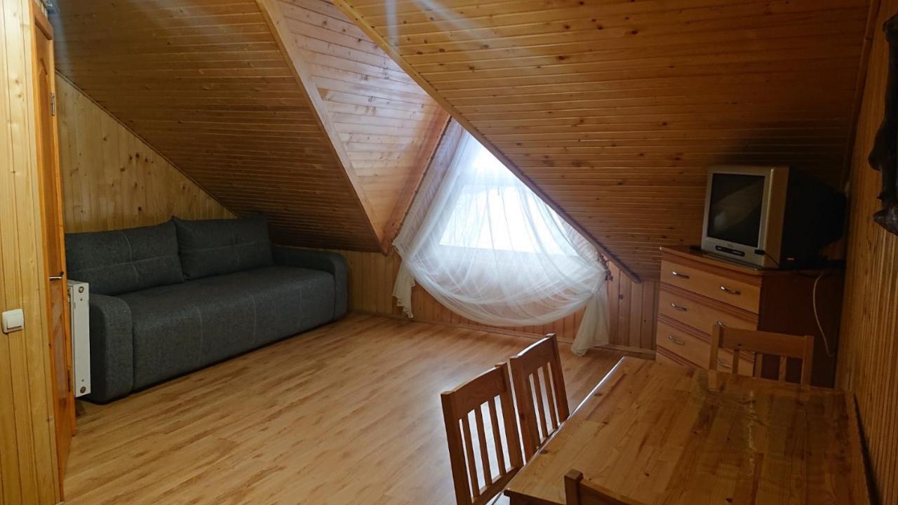 Любе Hotel Yablunytsya Eksteriør billede