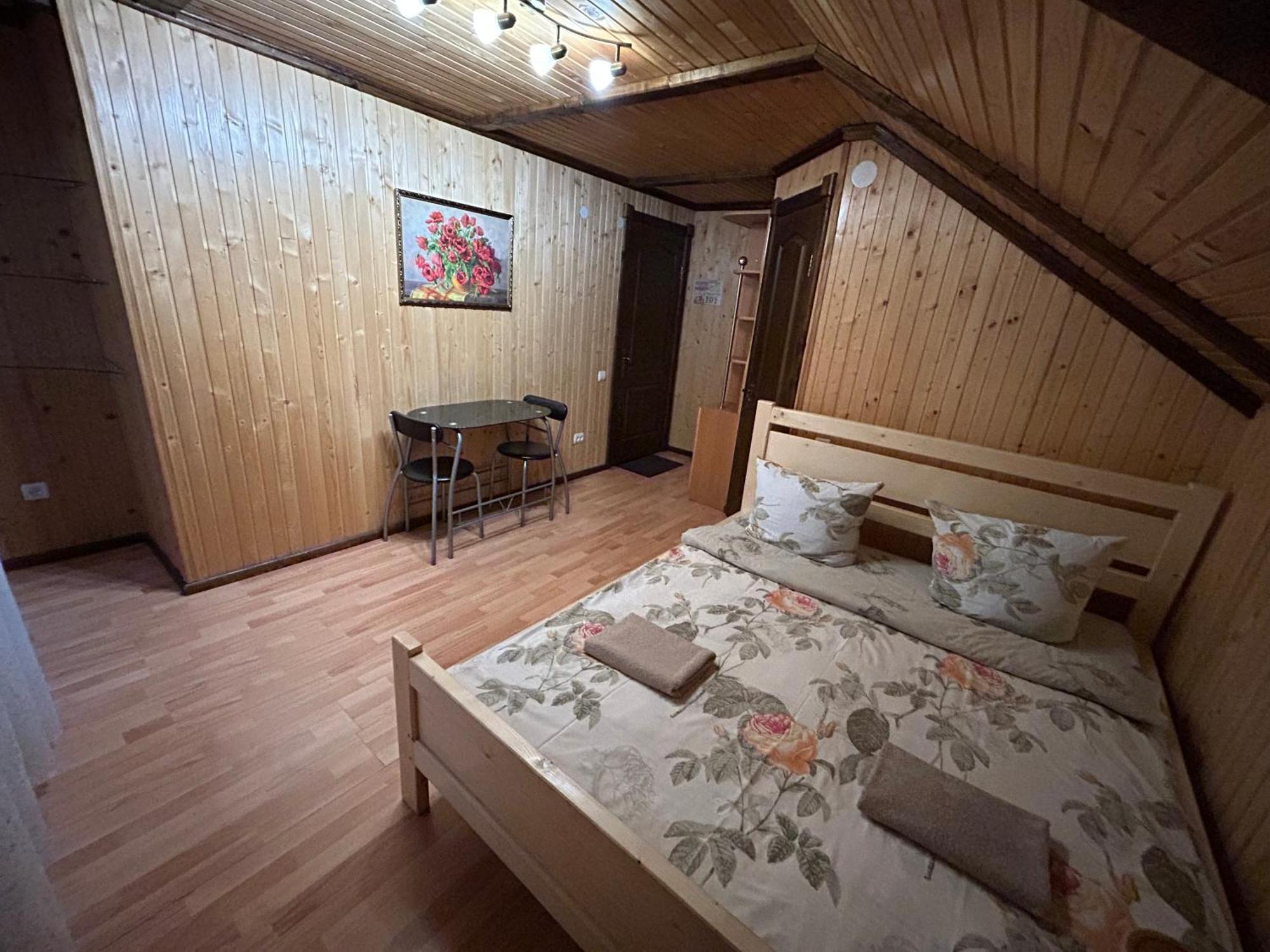 Любе Hotel Yablunytsya Eksteriør billede