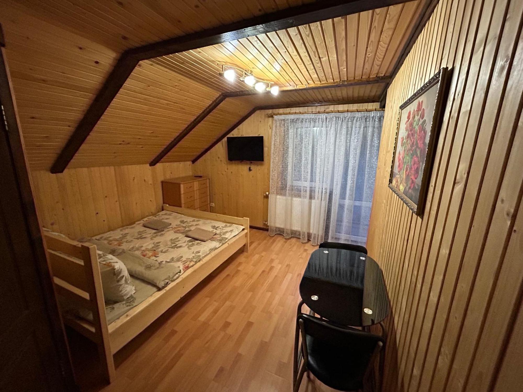 Любе Hotel Yablunytsya Eksteriør billede