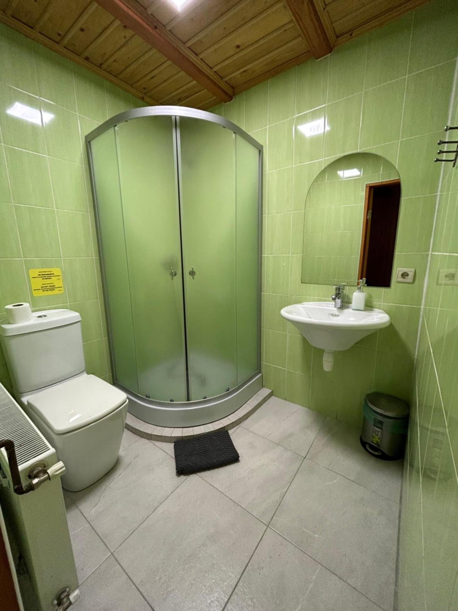 Любе Hotel Yablunytsya Eksteriør billede
