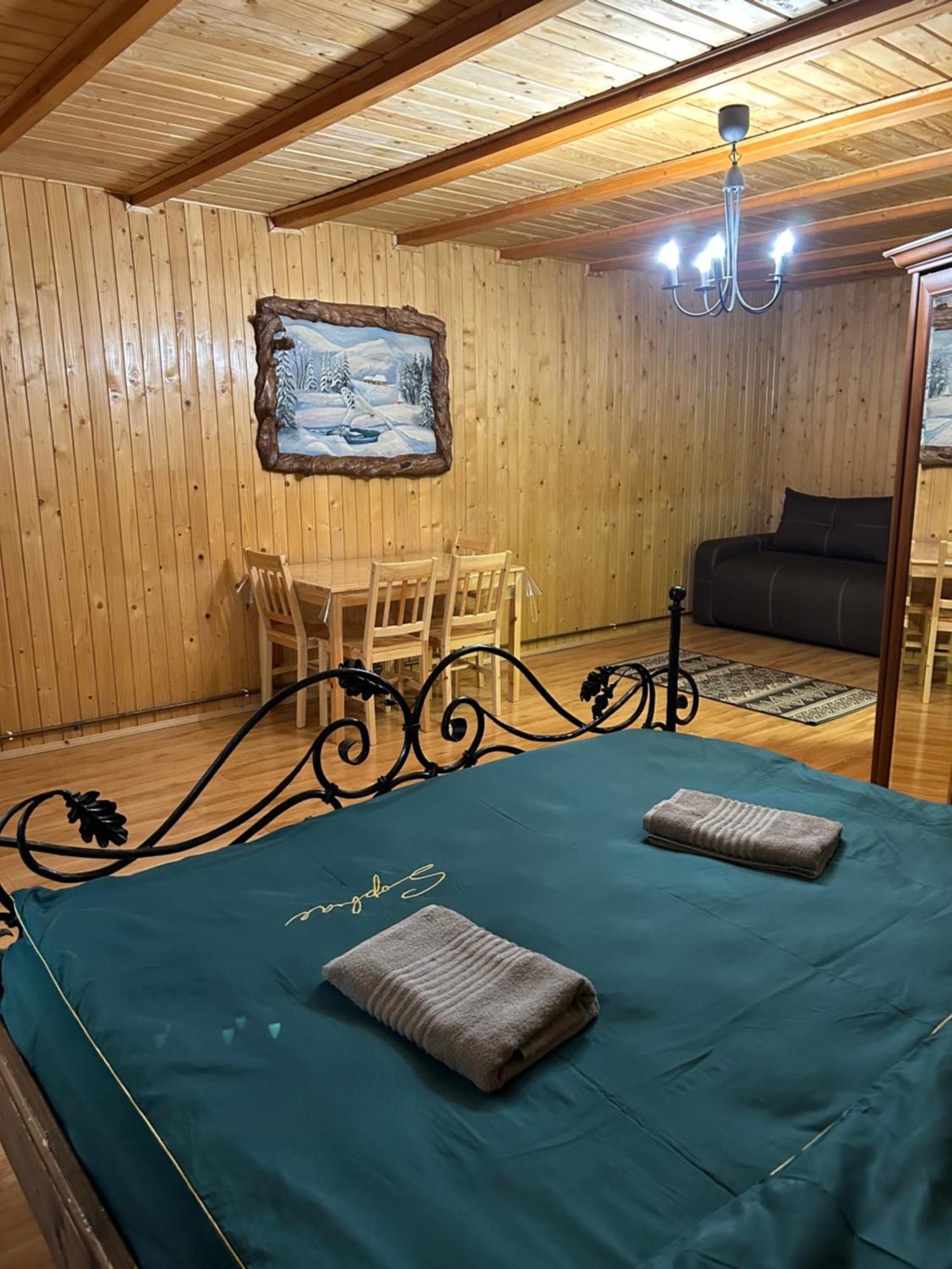 Любе Hotel Yablunytsya Eksteriør billede