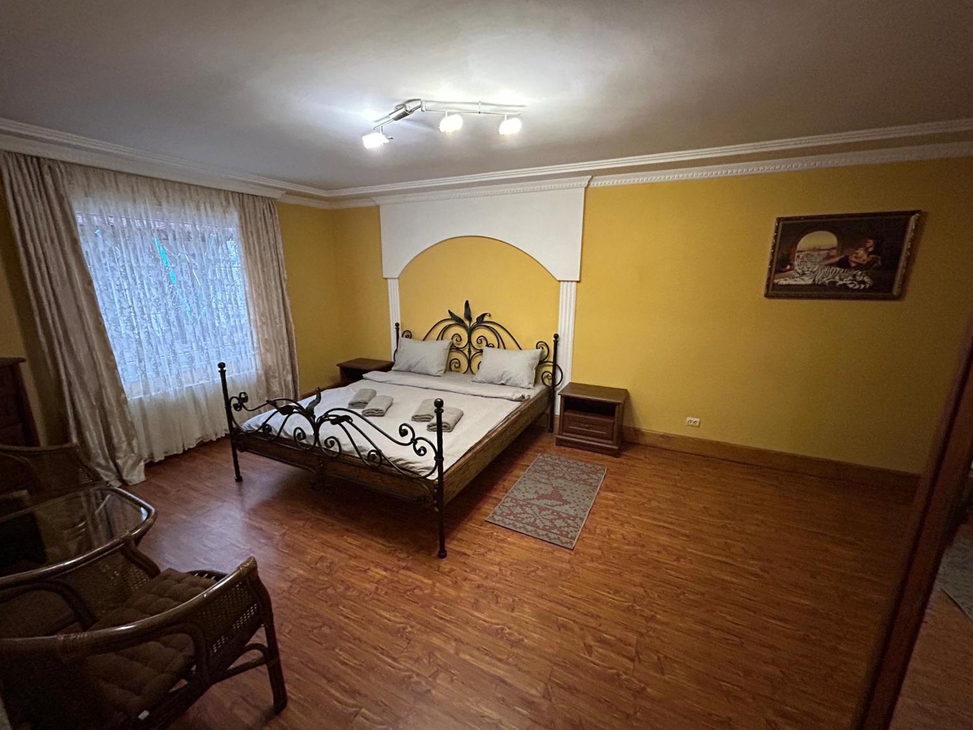 Любе Hotel Yablunytsya Eksteriør billede