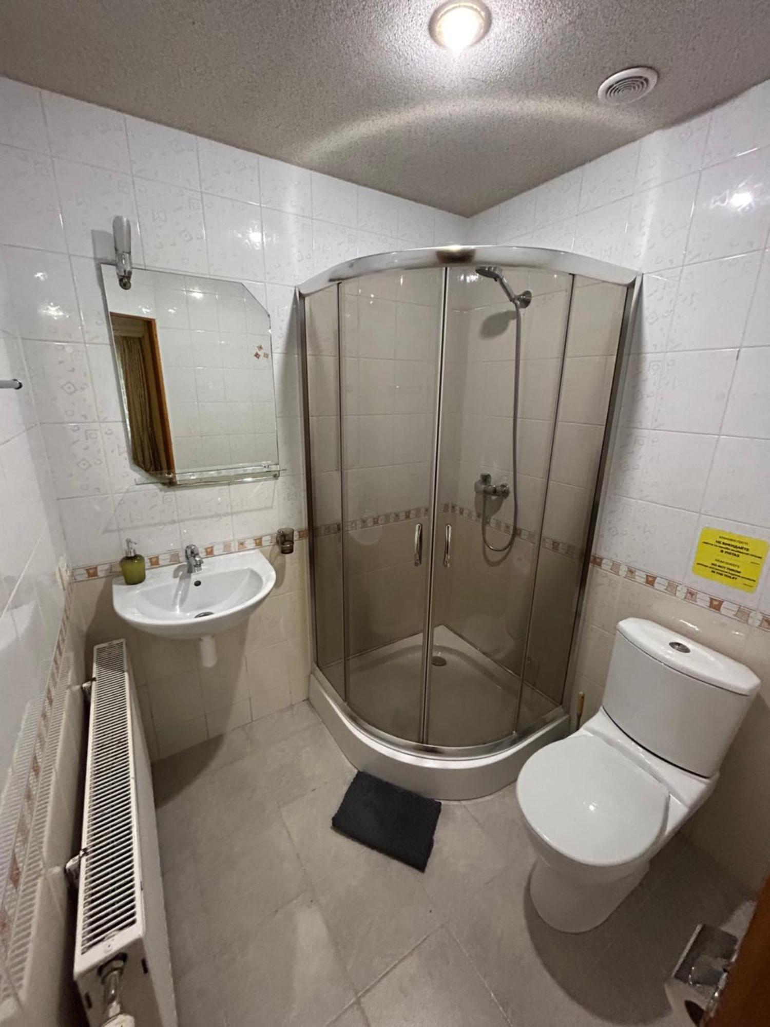 Любе Hotel Yablunytsya Eksteriør billede