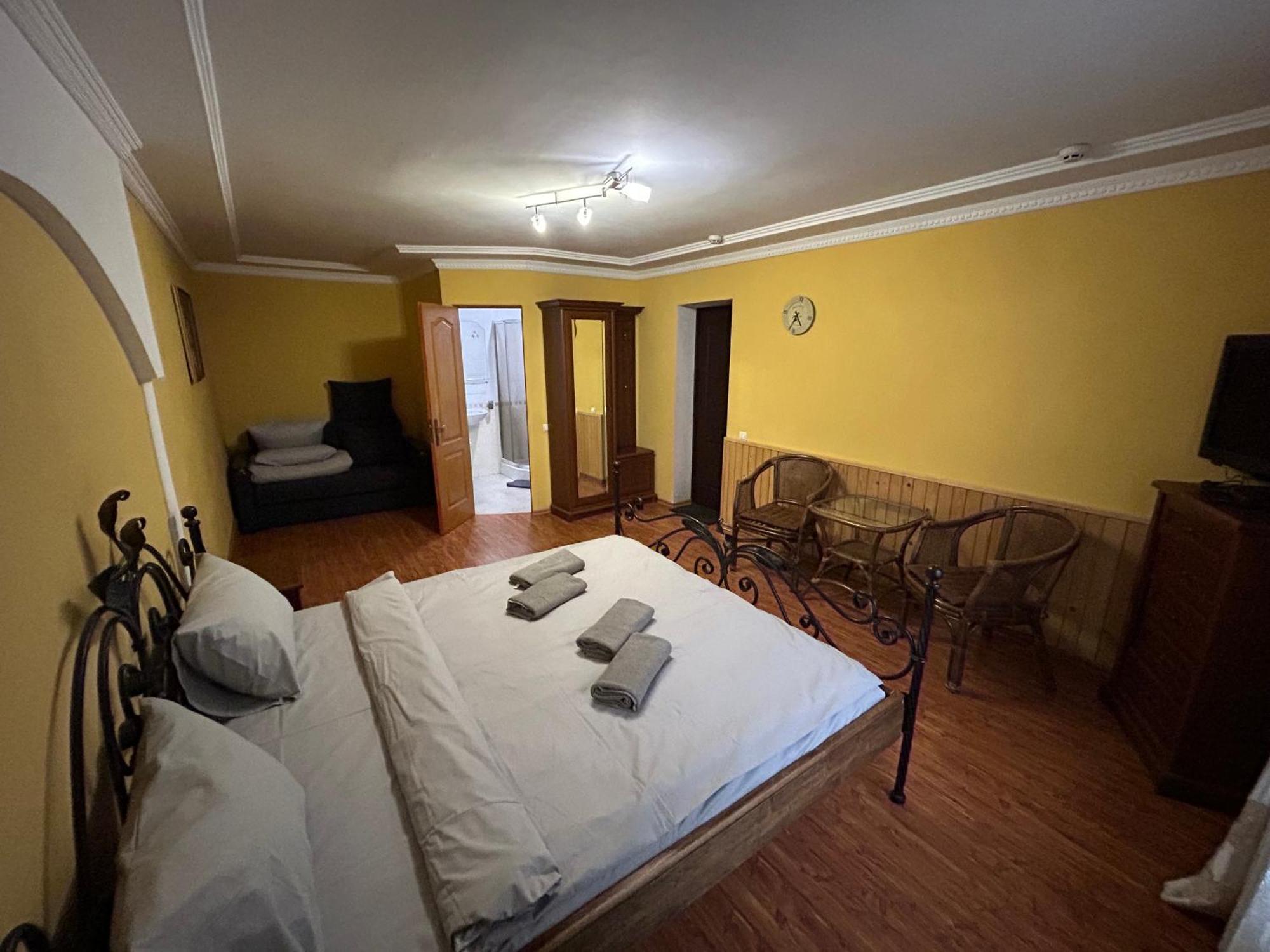 Любе Hotel Yablunytsya Eksteriør billede