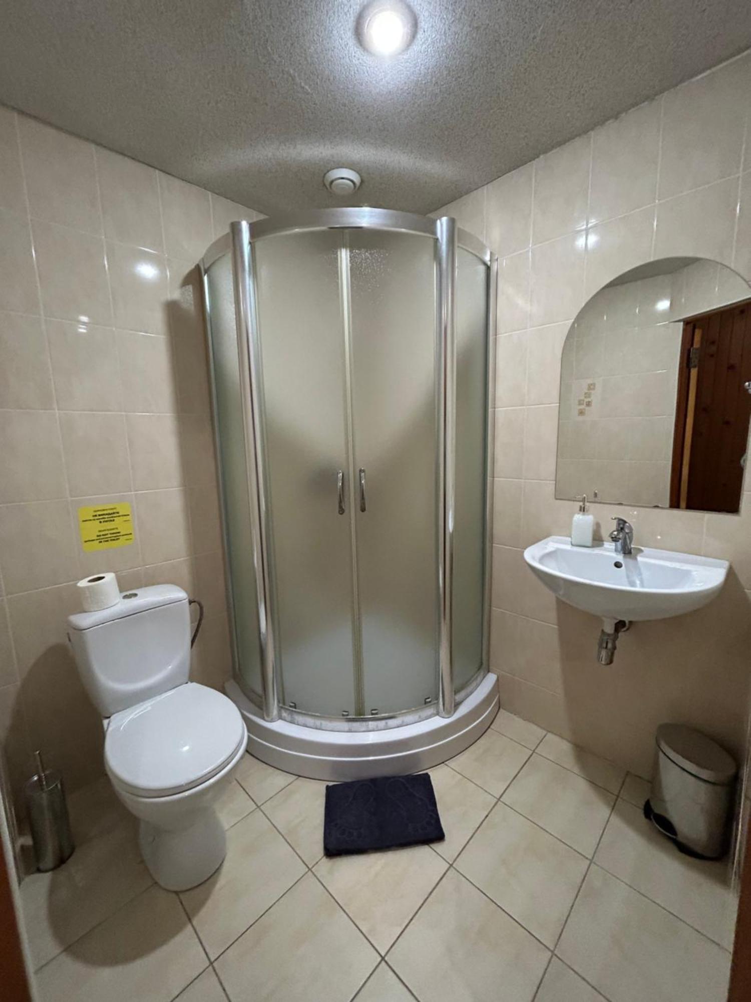 Любе Hotel Yablunytsya Eksteriør billede