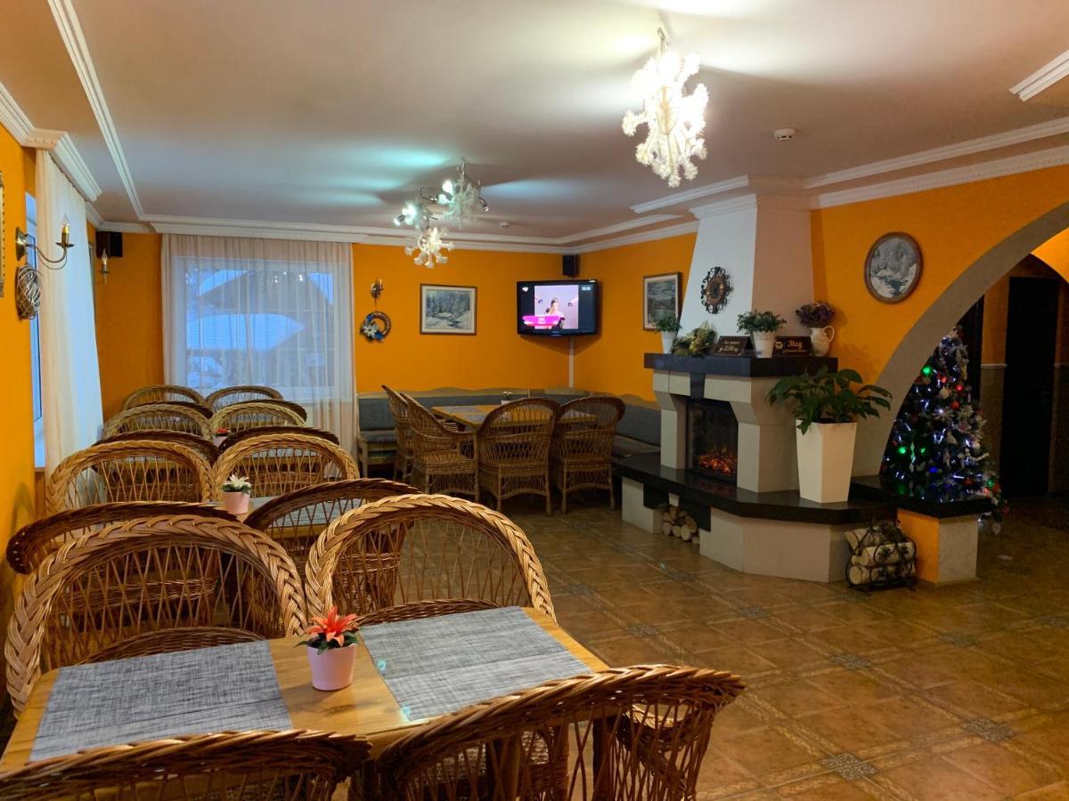 Любе Hotel Yablunytsya Eksteriør billede