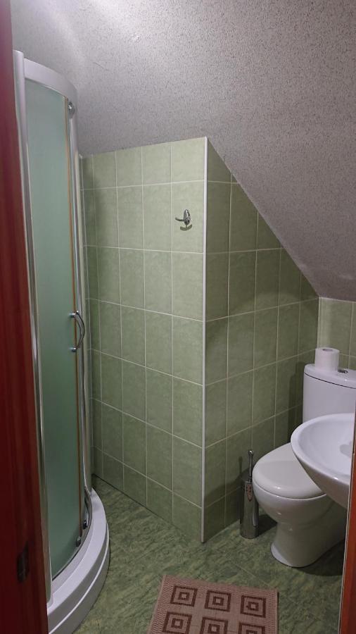 Любе Hotel Yablunytsya Eksteriør billede